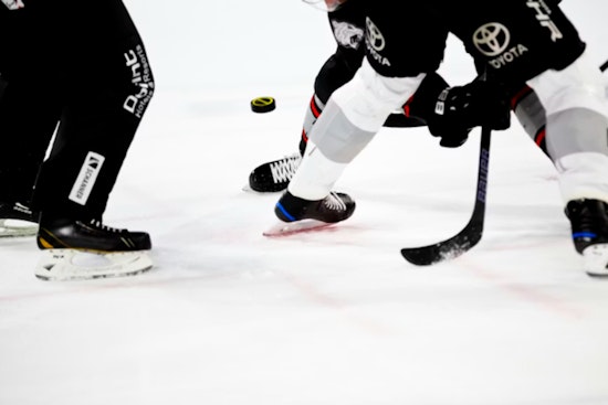 T-Mobile Turmoil As McNabb Tossed For Crushing Hit In Game 5