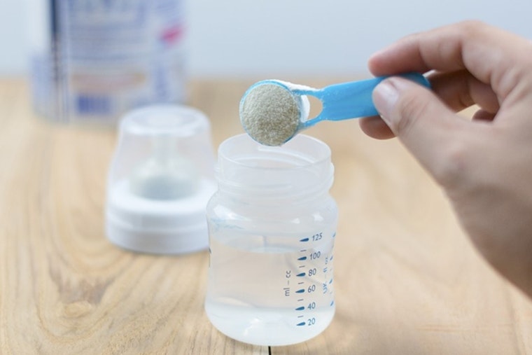 Tampa Tots Rushed To ER After Parents ‘Stretch’ Baby Formula