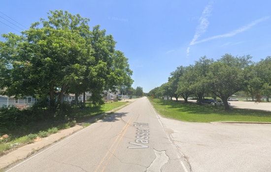 Teen Nearly Killed By Live Light Pole At Southeast Houston Park