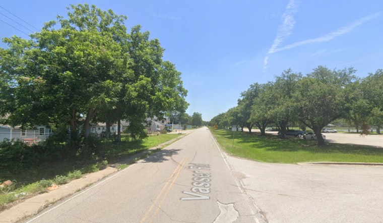 Teen Nearly Killed By Live Light Pole At Southeast Houston Park