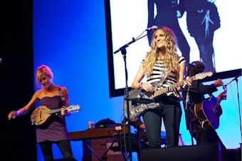 The Chicks Take the Long Way to Rock Detroit's Fox Theatre