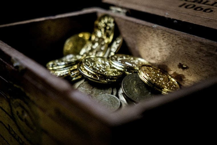 Treasure Fever Turns San Francisco Parks Into Dig Sites