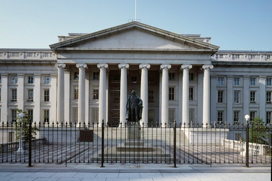 Treasury Puts U.S. Banks on Iran Cash-Smuggling Watch