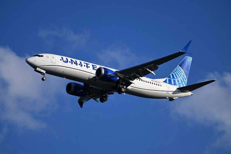 United Jet Makes Wild D.C. Detour After Passenger Allegedly Lunges For Door