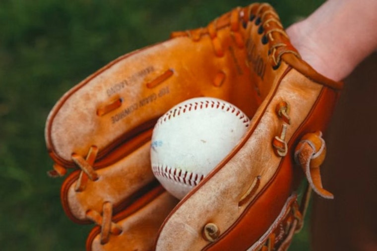 Vols’ Two-Run Blast Sends Georgia Home In Knoxville Heartbreaker