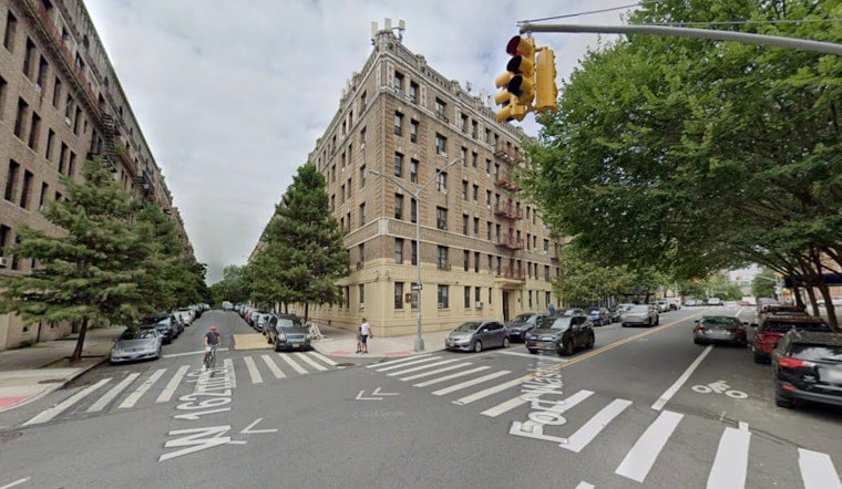 Washington Heights Sidewalk Showdown Leaves 3 Shot, Teen Slashed