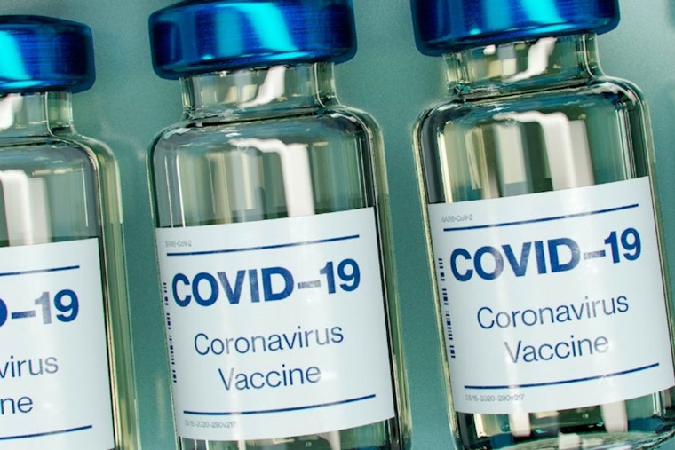 West Coast Health Chiefs Urge Seniors To Roll Up Sleeves For Second COVID Shot