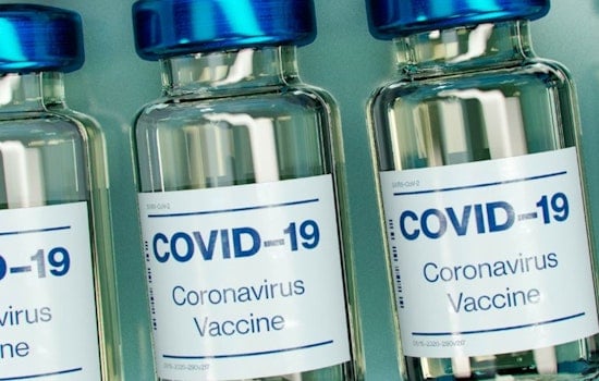 West Coast Health Chiefs Urge Seniors To Roll Up Sleeves For Second COVID Shot