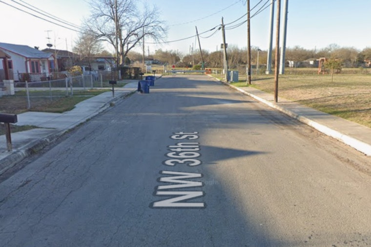 West Side Knife Chaos, San Antonio Stabbing Spills Into Street, Sends 2 to Hospital