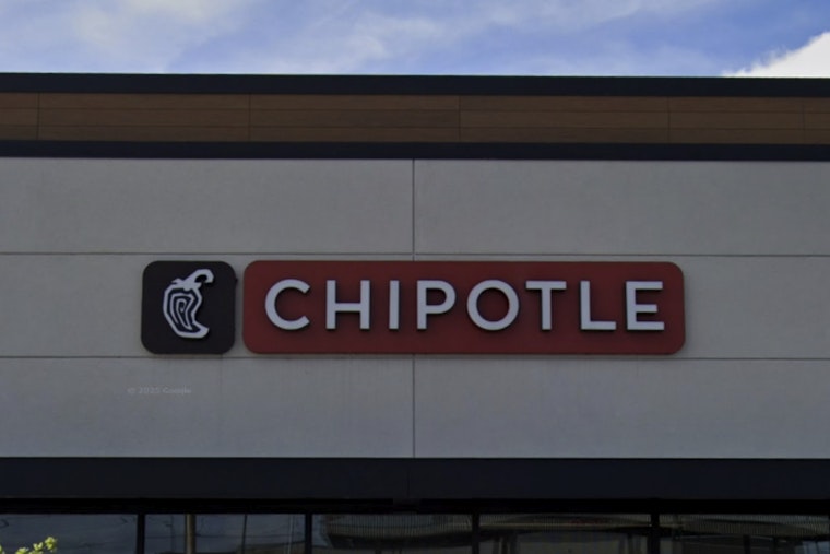 Westside Burrito Blitz: Chipotle Rolls Onto Normandy Boulevard June 2