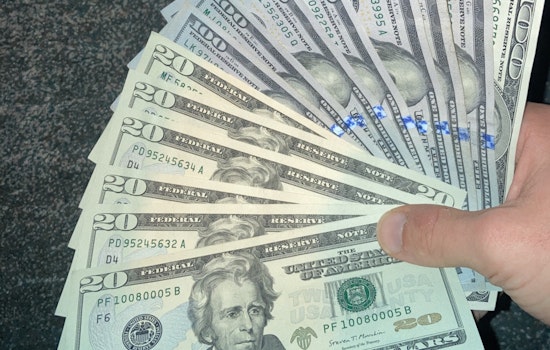 Wisconsin Workers Pull In $34.69 an Hour, but Clock Fewer Than 33 Weekly Hours