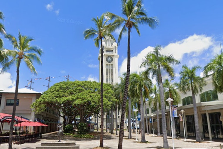 Aloha Tower In Last-Minute Sprint For $7 Million Centennial Makeover