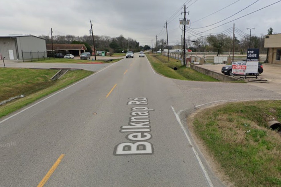 Belknap Office Park Killing Has Houston Cops Hunting Two in Midday Mission Bend Shooting