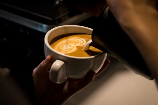 Blanc Nook Café Sneaks Into Waimanu Loft Above Ry's Poke Shack