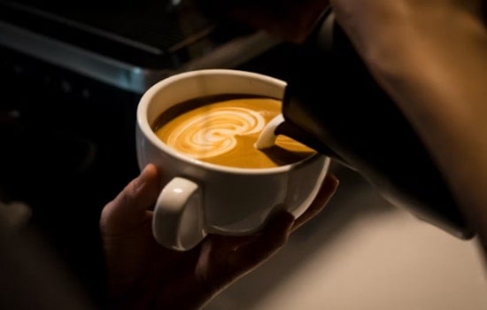 Blanc Nook Café Sneaks Into Waimanu Loft Above Ry's Poke Shack