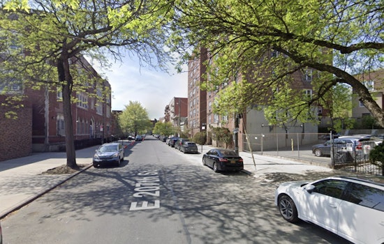 Blood Trail On E. 207th As Trio In Black Vanishes After Norwood Face Slashing