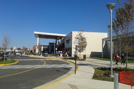 Bomb Scare Empties Springfield Town Center As Police Sweep Mall