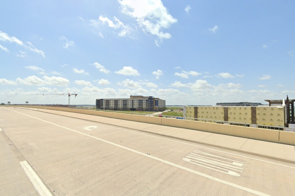 Bombshells Bar Touches Down At Troubled Sapphire Bay In Rowlett