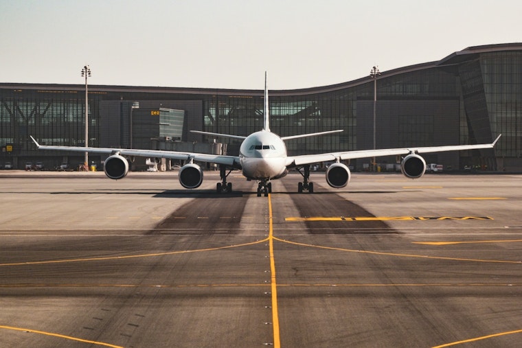 Bosnia-Bound St. Louis Flyers Say Their Travel Agent Vanished Before Takeoff