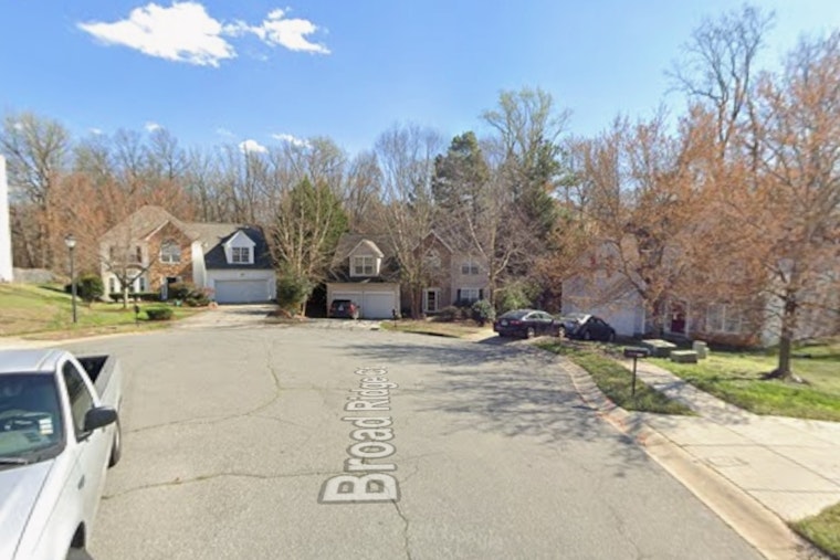 Broad Ridge Court Blaze Sends Charlotte Firefighters Scrambling