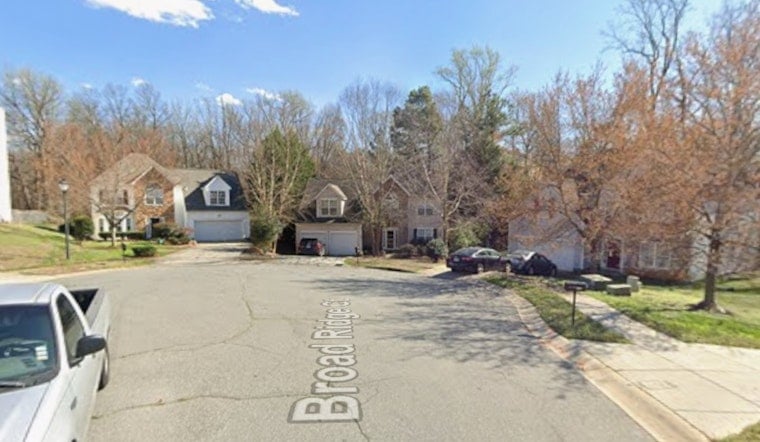 Broad Ridge Court Blaze Sends Charlotte Firefighters Scrambling