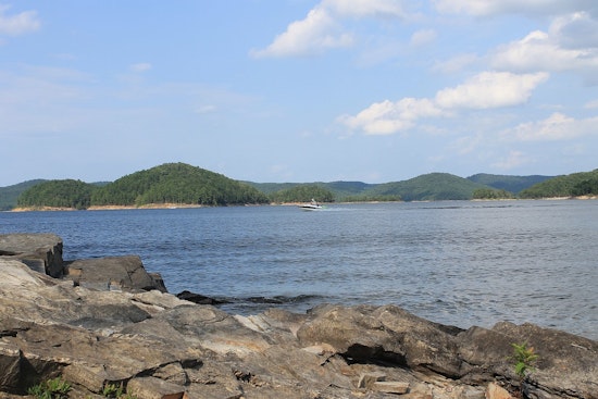 Broken Bow Lake Horror: 68-Year-Old Shawnee Man Drowns On Pontoon Ride