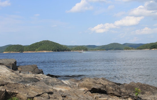 Broken Bow Lake Horror: 68-Year-Old Shawnee Man Drowns On Pontoon Ride