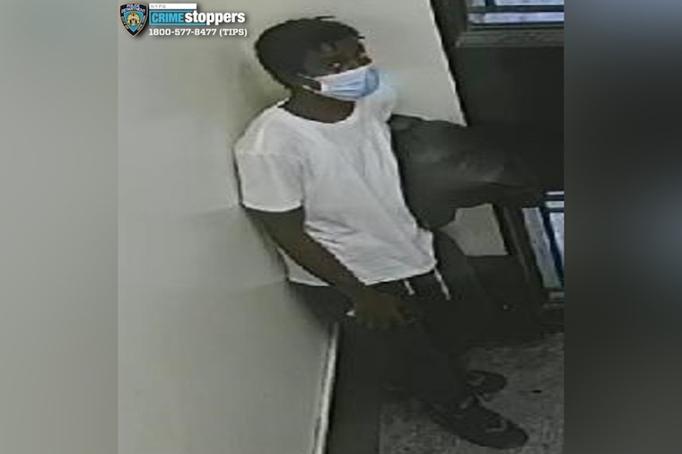 Bronx Bullets Rattle Mount Eden Storefront As Cops Hunt Four