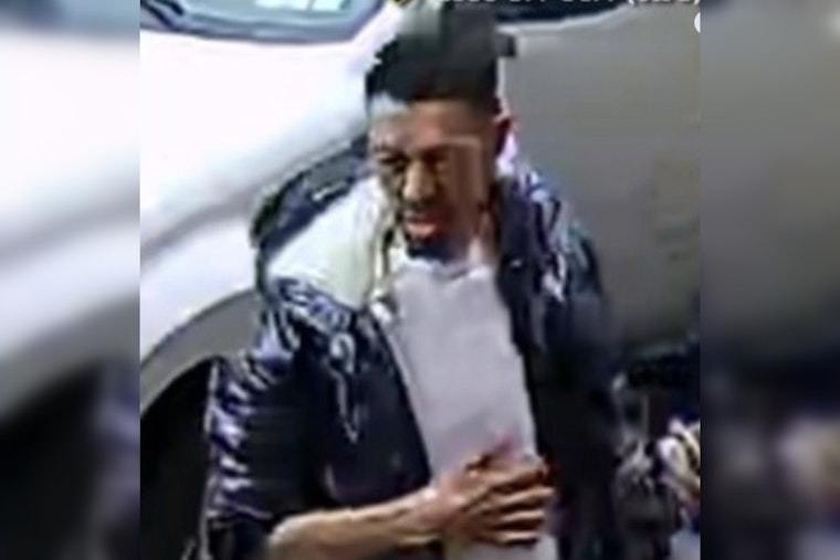 Bronx Daylight Chain Snatch: Cops Hunt Man Who Robbed 14-Year-Old