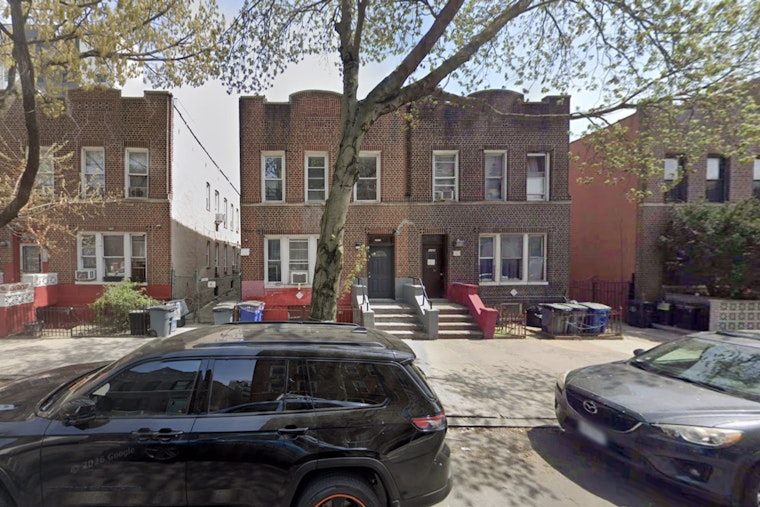 Bronx Landlord Checking Renovation Finds Tenant Dead With Knife In Chest