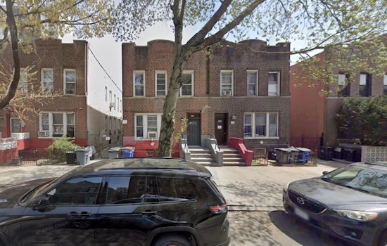 Bronx Landlord Checking Renovation Finds Tenant Dead With Knife In Chest