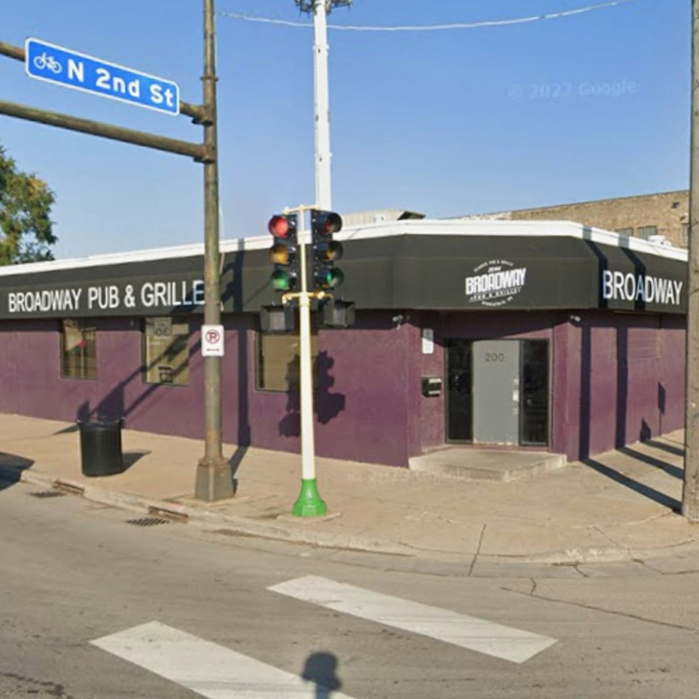 Brunch, Booze And Karaoke: River City Tavern Bets On West Broadway