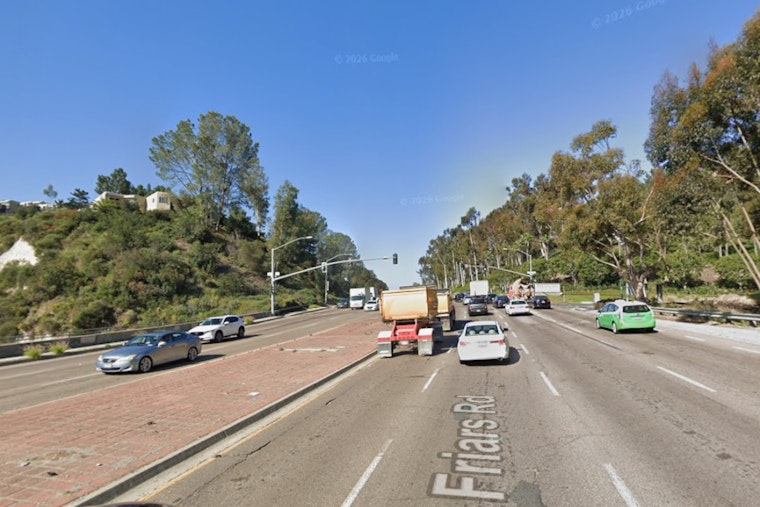 Brush Fire Chokes Mission Valley Commute, Shuts Eastbound Friars at Santo