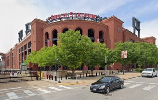 Busch Stadium Dad Turns Son Into 'Human Claw' for Souvenir Ball