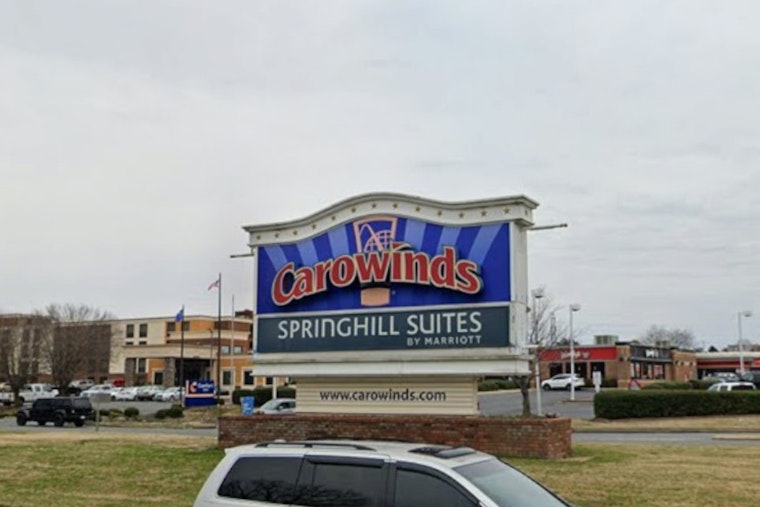 Carowinds Rip Roarin' Falls, Record 100‑Foot Mega Drop