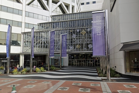 Chaos at Canal Place: New Orleans Immigrants Funneled Into ‘Mega’ Court Hearings
