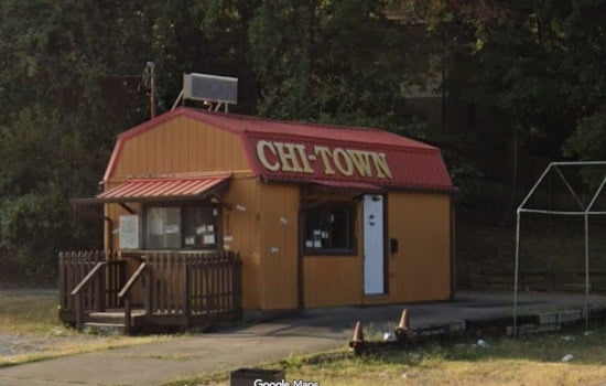 Chi-Town Dogs Returns To Riverside Drive In Clarksville