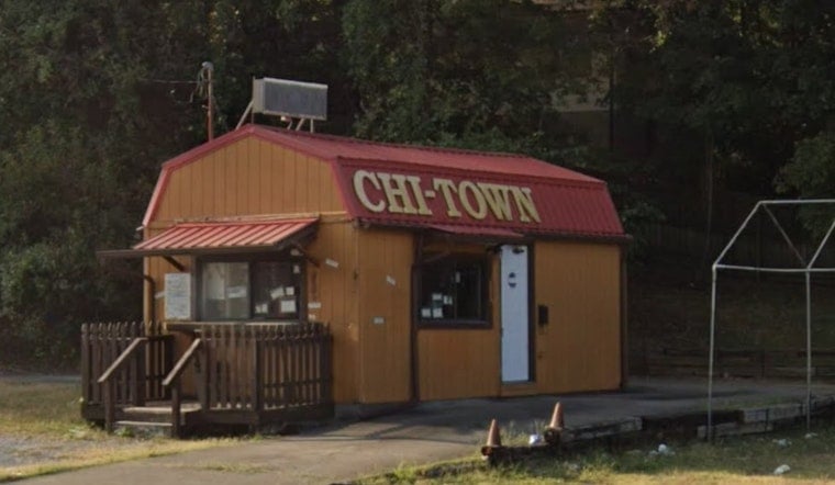 Chi-Town Dogs Returns To Riverside Drive In Clarksville
