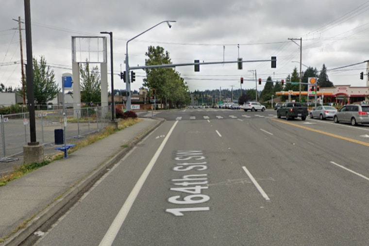 Chicken Frenzy On 164th As Lynnwood’s First Raising Cane’s Sparks Traffic Jitters