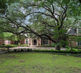 Cinemark Mogul Lee Roy Mitchell Quietly Unloads Preston Hollow Movie Palace