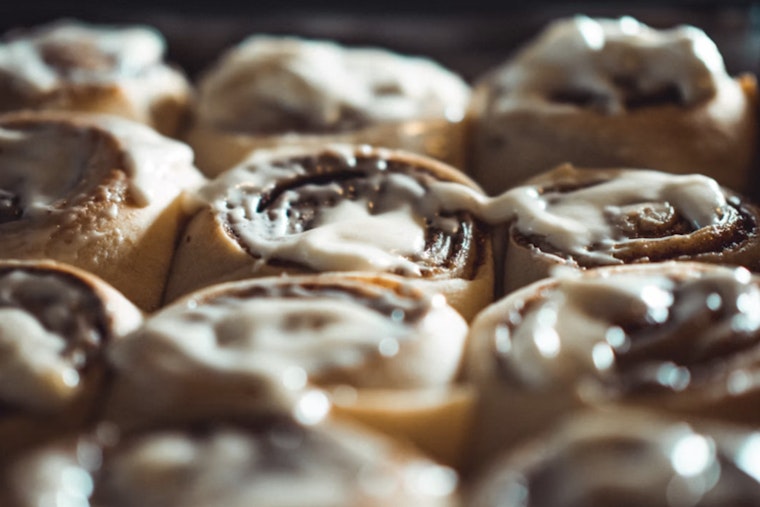 Cinnamon Roll Stampede as Pearl Market Darling Dough Baby Lands in Olmos Park