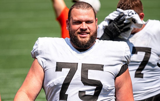 Cleveland Rocked as Browns Ironman Joel Bitonio Calls It a Career After 12 Seasons