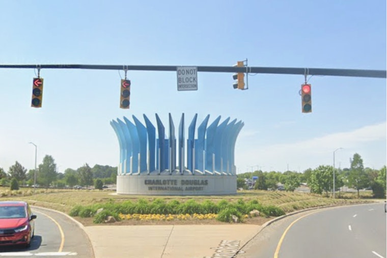 CLT Prepares For Busy Fourth Of July Travel, TSA Tests E‑Gates
