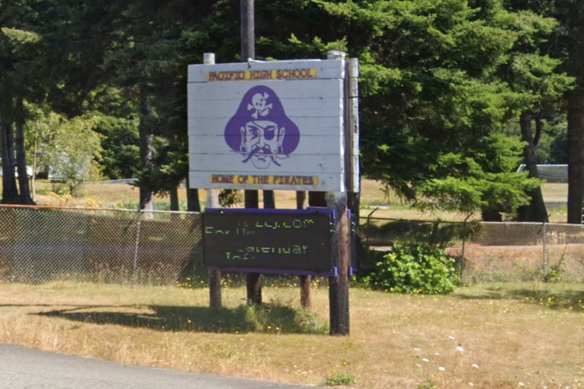 Coastal Oregon School Board's Four-Day Week Plan Sunk by Kotek Order
