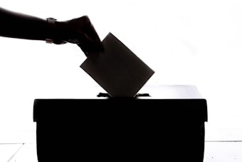 Colorado AG Brawl: GOP Voters Choose the Prosecutor or the Wild Card
