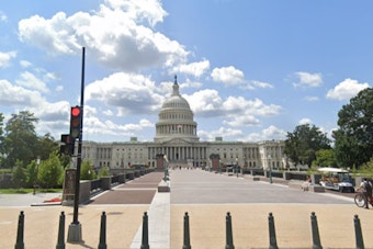 Connecticut Senators Push $25 Federal Minimum Wage Plan