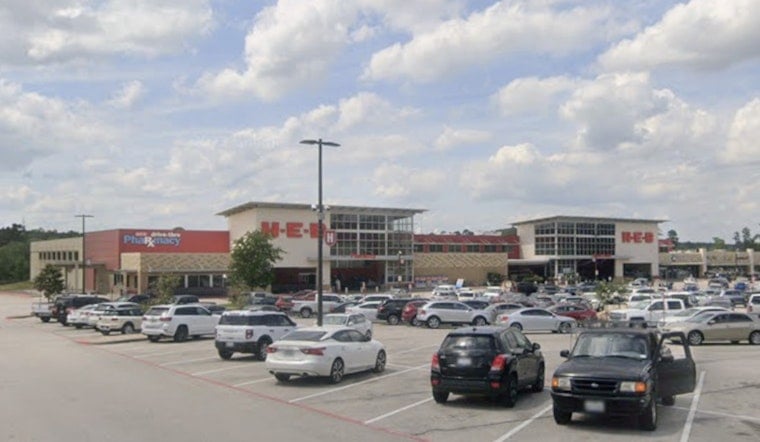 Conroe Woman in Scrubs Caught On Camera Berating Muslim Shoppers at H‑E‑B