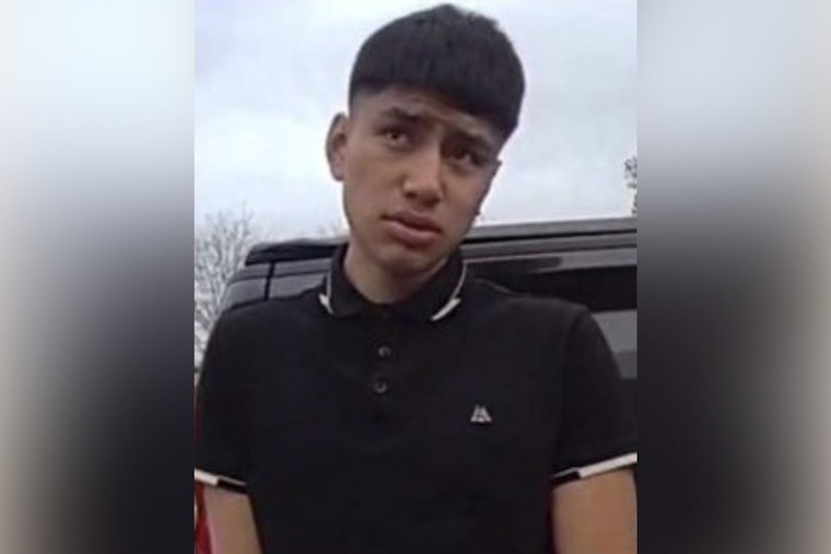Cops Hunt 17-Year-Old After Pre-Dawn Killing On South Federal