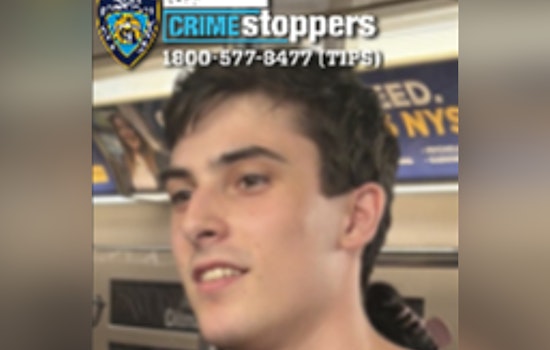 Cops Hunt Suspect in Sex Abuse of Rider on R Train Near 28th Street