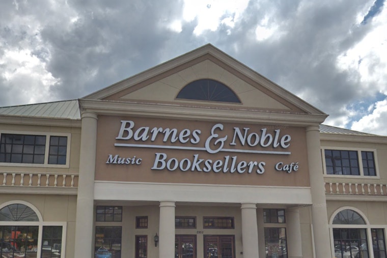 Cumberland Barnes & Noble Mobbed As 30-Year Book Haven Gives Way To Gas And Sandwiches